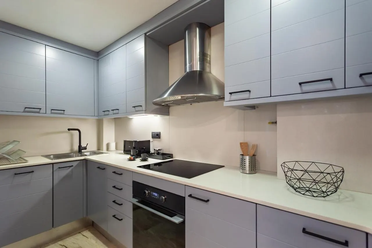 Cozy Apartment Les Corts Barcelona